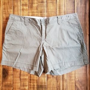 🇺🇸Old Navy Olive Green Shorts